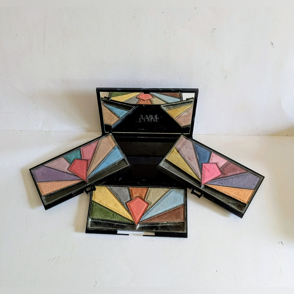 Elizabeth Taylor Passion Eye Shadow & Blushers 3 Palettes With Case & Mirror VTG